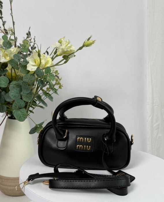 Чорна сумка міу міу