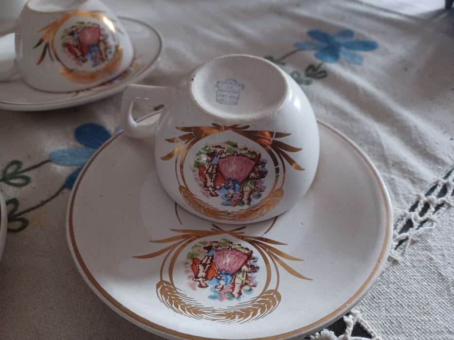 Opportunity: Unused Tea Set425699367893739522