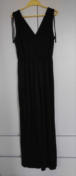 Długi czarny kombinezon Amisu