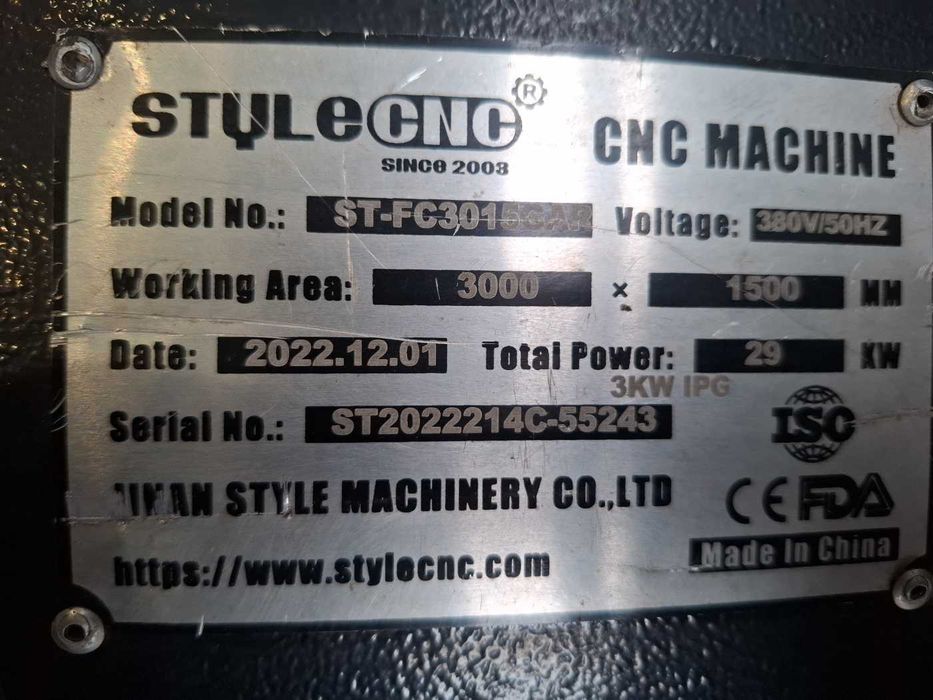 Wycinarka laserowa JINAN ST-FC3015GAR