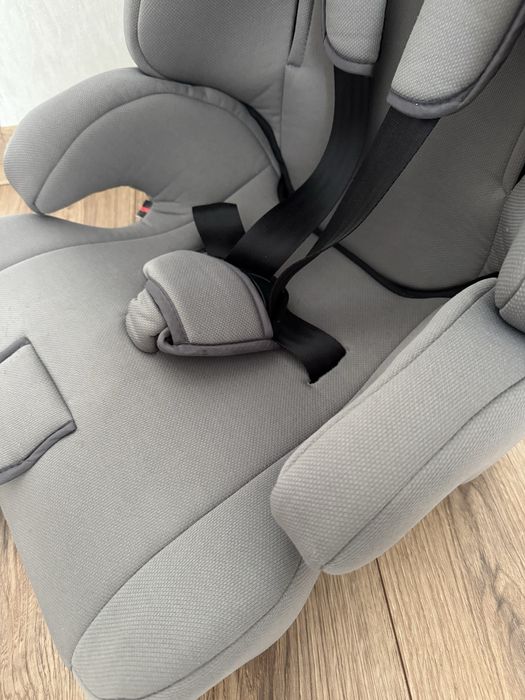 Дитяче автокрісло Kinderkraft Comfort Up 9–36 кг (група 1/2/3)