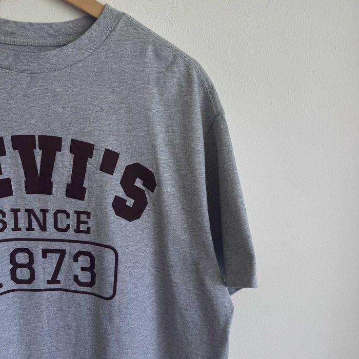 Жіноча футболка LEVIS оверсайз S-M