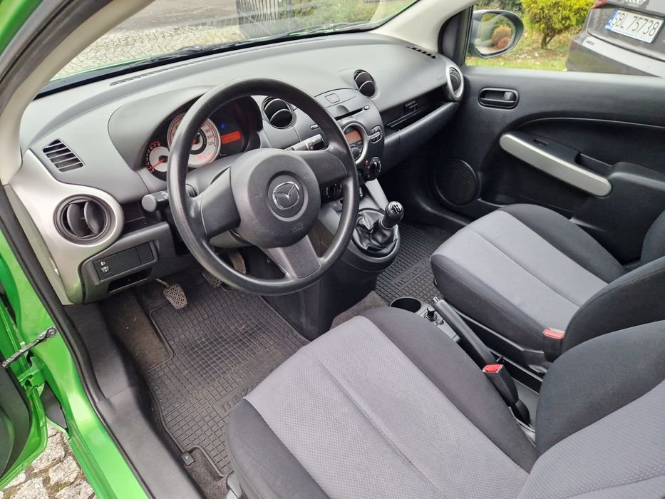 Piękna Mazda 2. 1.3 benzyna, klima