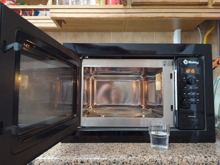 Micro-ondas com grill cozinha casa quarto apartamento vivenda escritório gabinete.