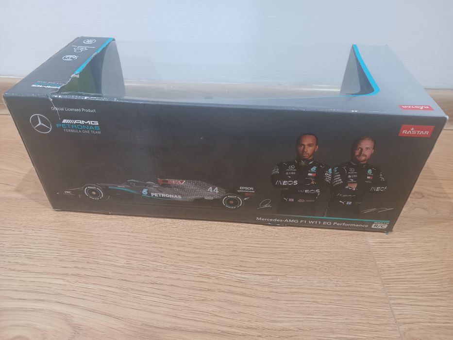 Samochód zdalnie sterowany Rastar Mercedes AMG F1 W 11 EQ