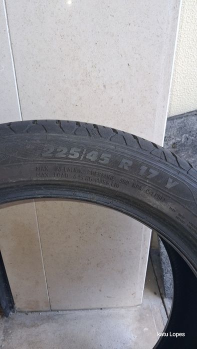 Pneu 225/45 R 17 V