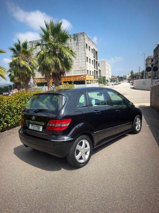 Mercedes B200 Cdi Autotronic ( caixa automatica )