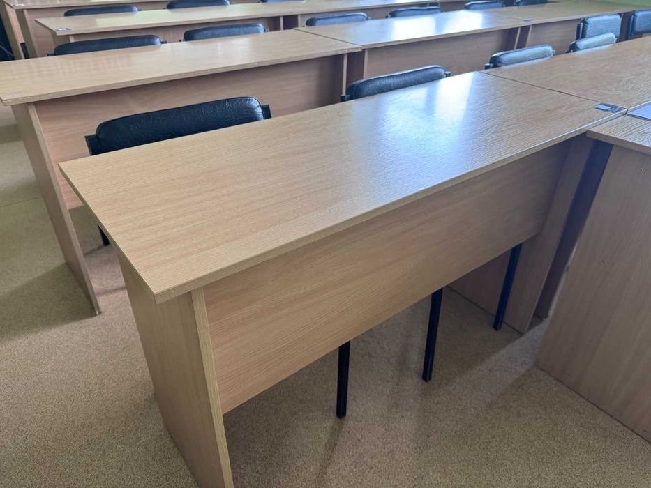 продам двухмісні парти та стільці в ідеальному стані (практично нові)