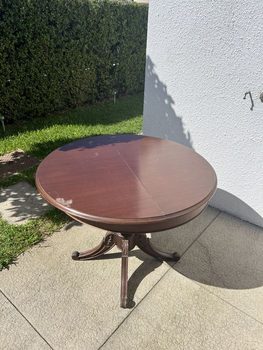 Mesa de jantar extensível em madeira maciça