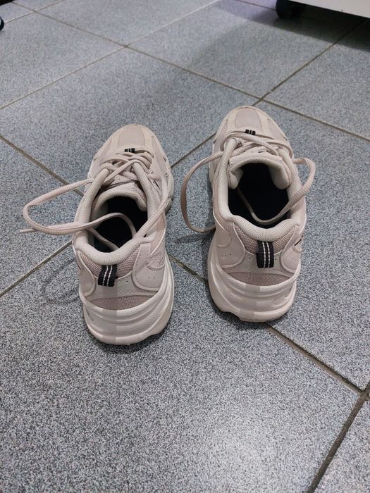 Sapatilhas new balance bege