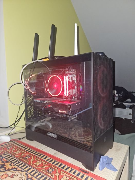 Komputer do gier R7 7800x3d, rtx4070 + peryferia(opis)