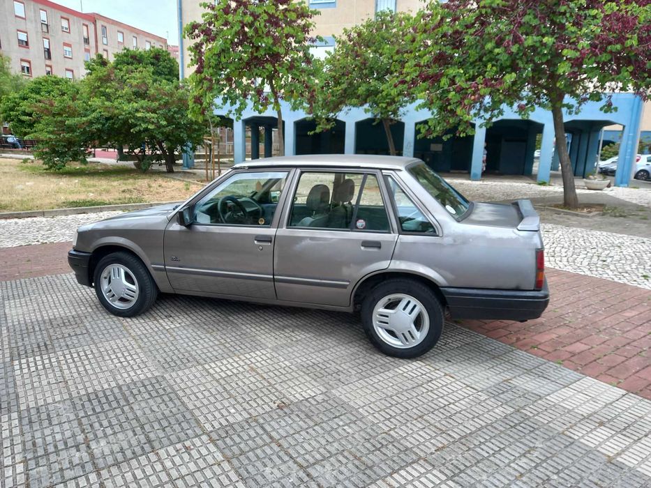 Opel corsa 1.2 s GL IPO em dia
