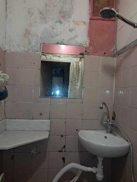 Продам комнату в коммуне на Сегедской пр. Гагарина