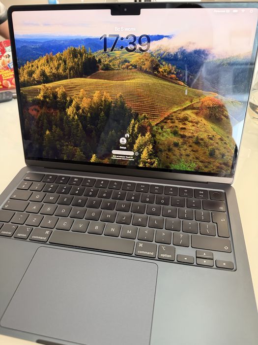 MacBook Air M2 13” (2022) • 8/256 GB • Midnight