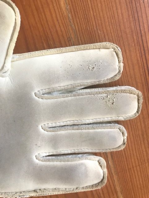 Luvas Guarda redes Futebol criança ADIDAS tam 4 - Usadas mas estimadas