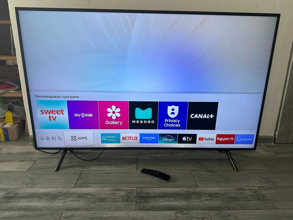 Телевізор Samsung 58” 4K Smart TV UE58RU7172U