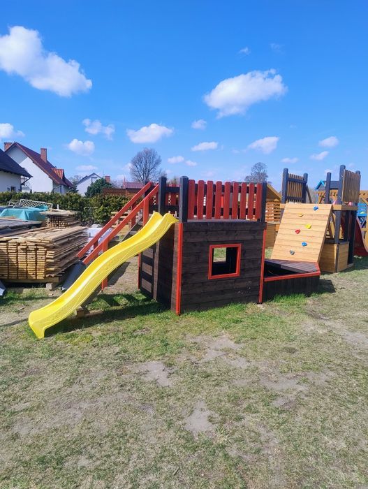 Statek Piracki Okręg Domek Plac Zabaw Drabinka Ślizg Schody