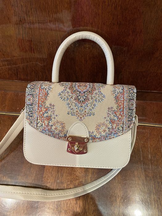 Продам НОВУЮ СУМОЧКУ 17см/14см