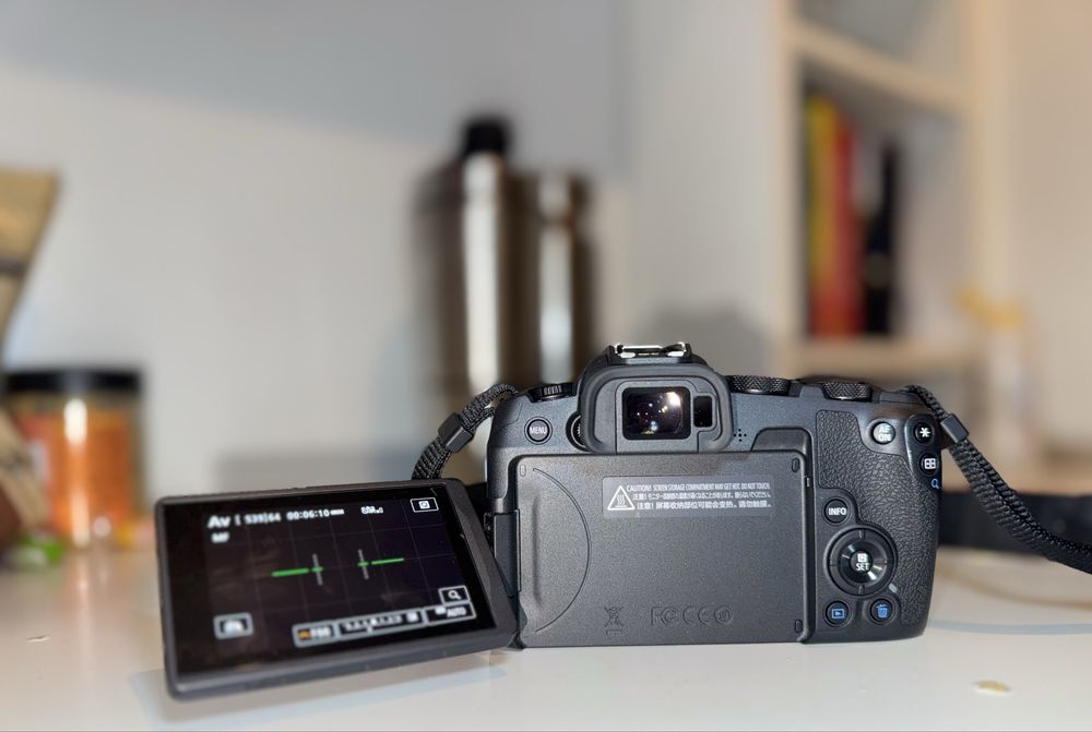 Canon EOS R8 – Como Nova