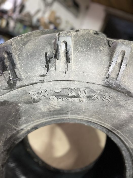 Продам резину на комбайн 20x20