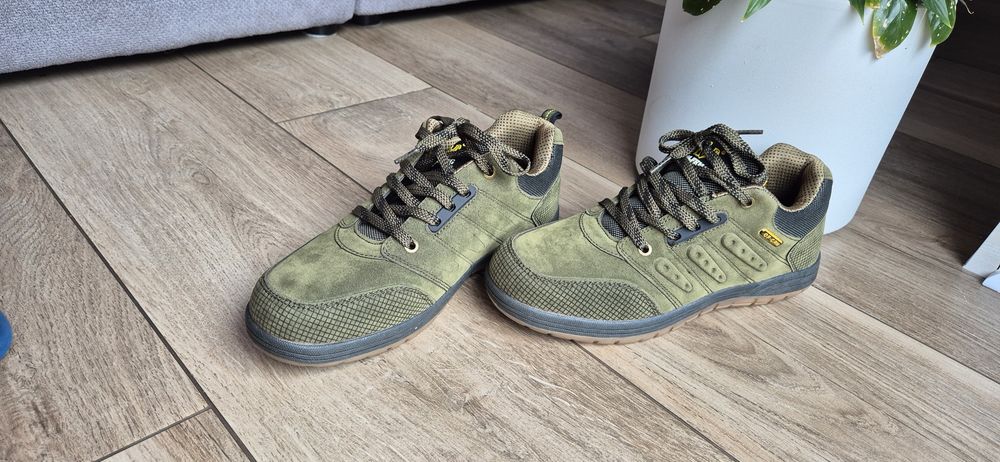 Buty sportowe 42 unisex
