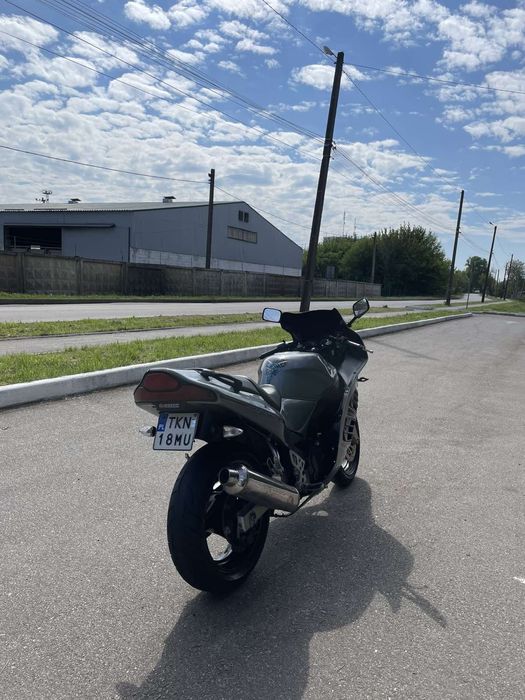 Suzuki RF 600 R.