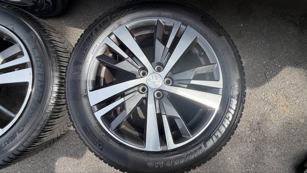 Jogo jantes 18 peugeot com pneus 225/55/18 michelin