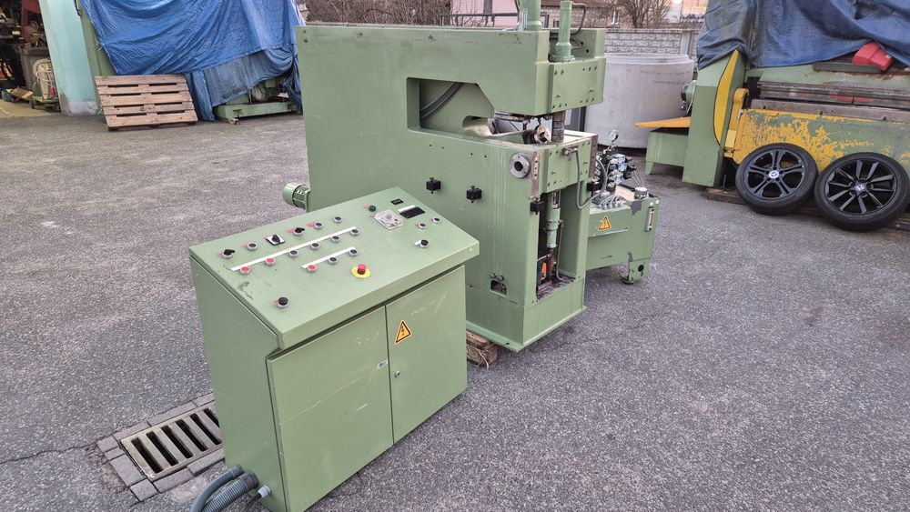 Wykrawarka do blachy prasa do blachy cały komplet nożyce uniwersalne