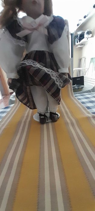 Boneca de loiça - 40 cm