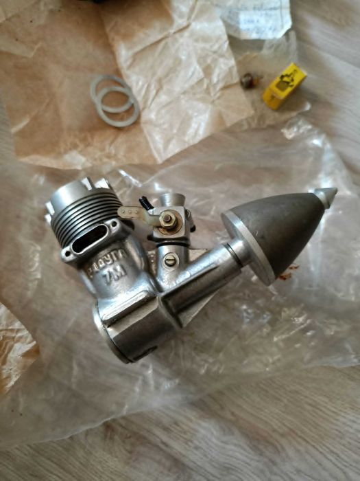 Raduga 7 silnik modelarski ZSRR CCCP  z czasów PRL-u