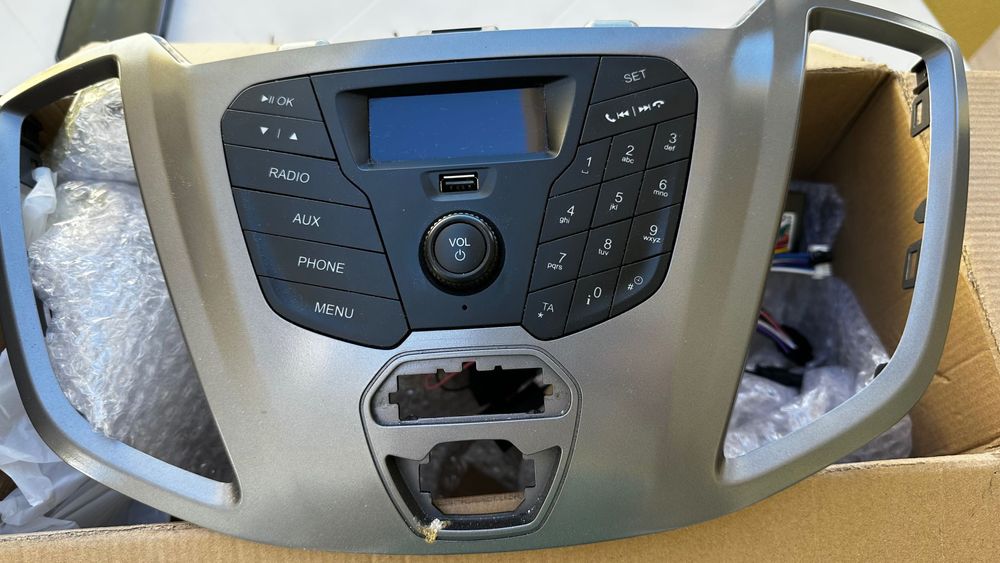 Vendo auto rádio original ford transit a partir de 2016