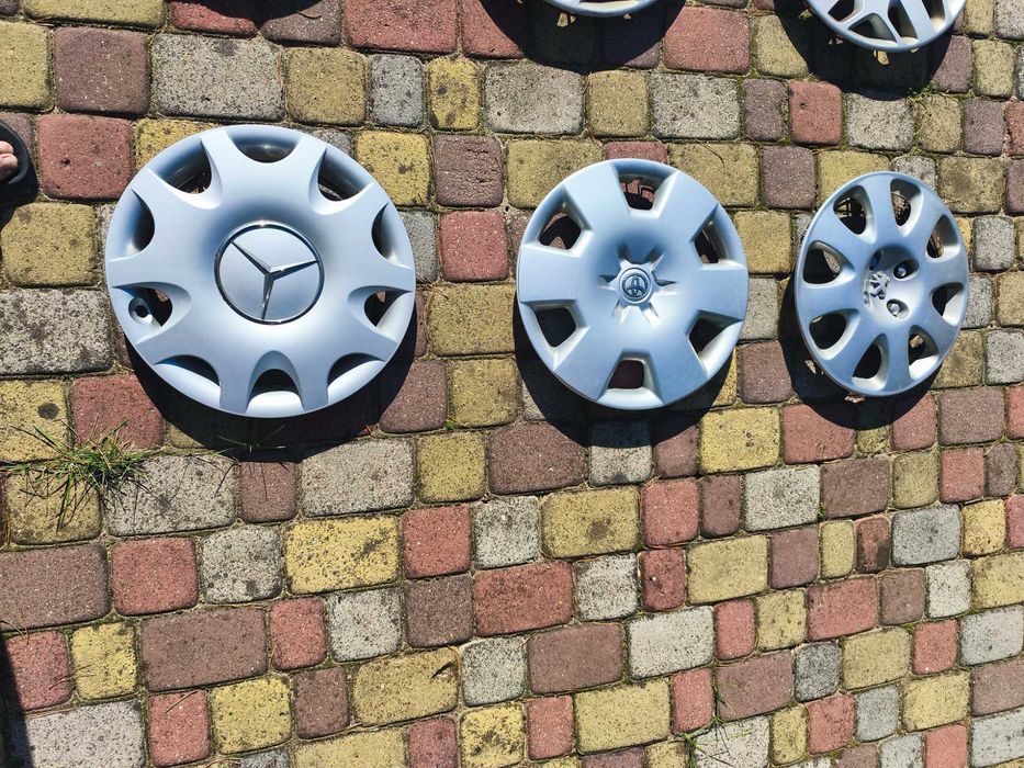 Sprzedam 5szt oryginalnych 15" calowych kołpaków samochodowych