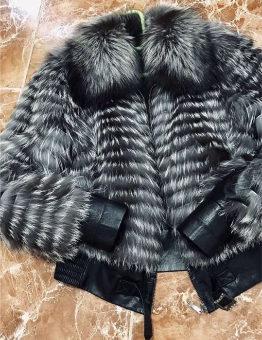 Шуба-куртка автоледи с чернобурки.