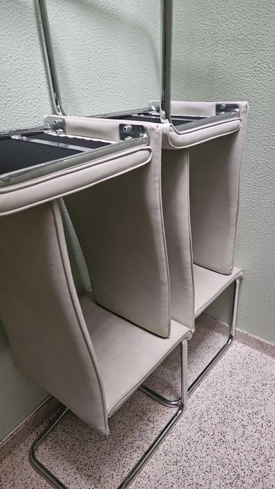 6 cadeiras em pele sintética para sala de jantar