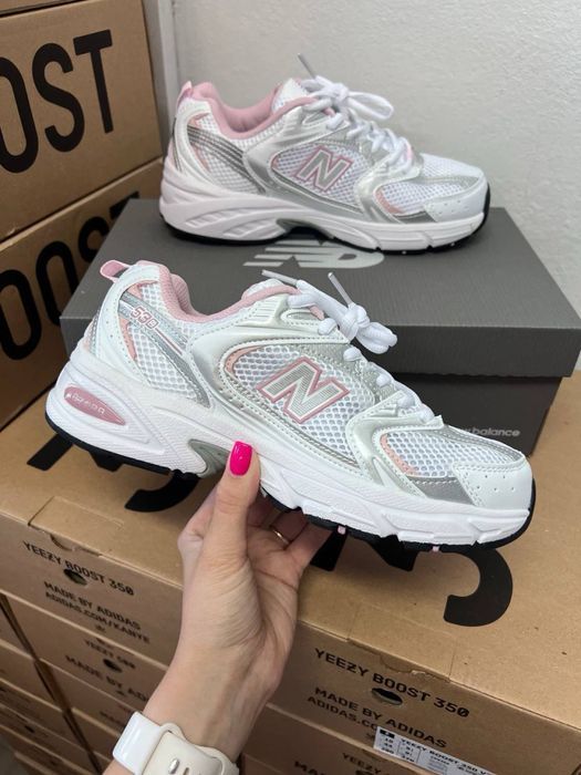 New Balance 530 White Silver Pink трендові жіночі кросівки ню беланс 530 сітка нб