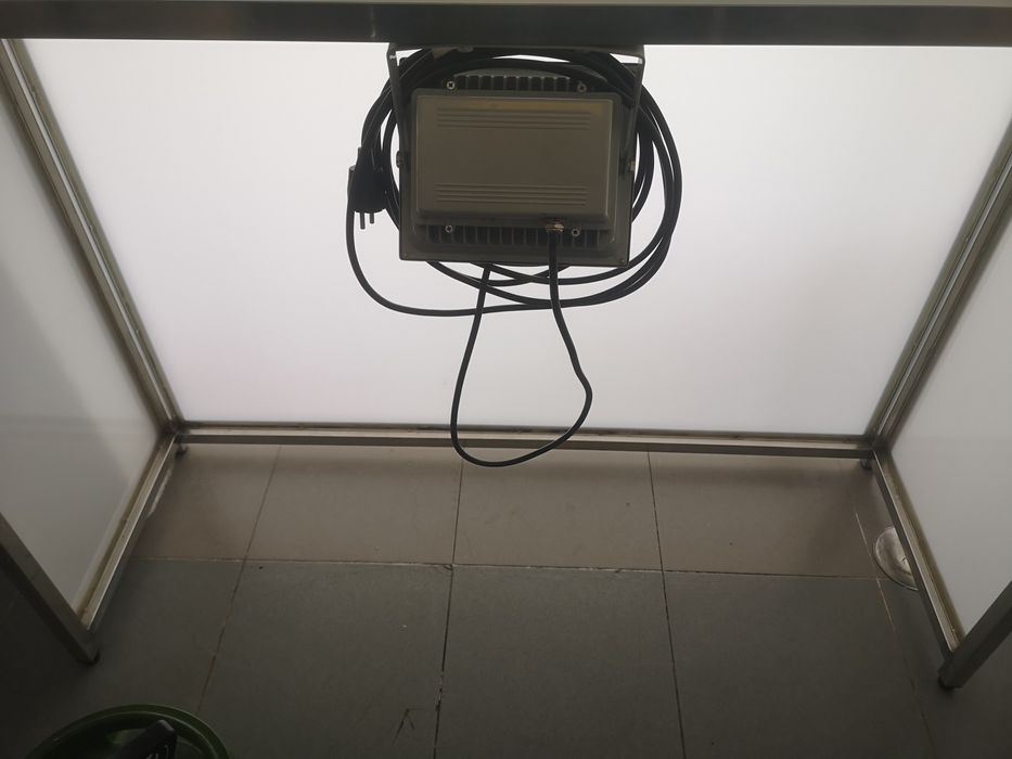 Balcão em inox com acrílicos