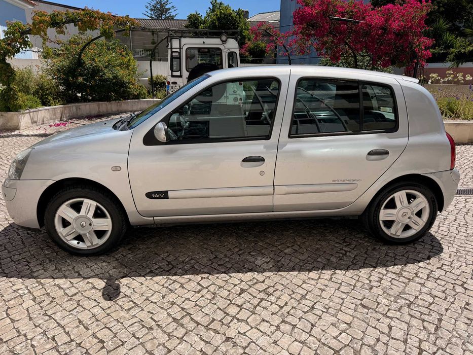 RENAULT CLIO 1.2 16V – Extreme - 2005 - c/Ar Condicionado