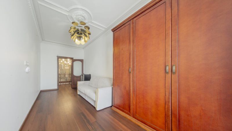 Квартира вул. Гончара,47б Золоті Ворота Інвертор на 16квт