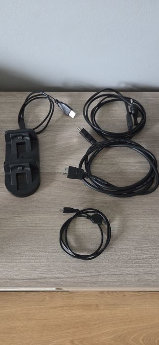 Konsola ps4 + 4 gry