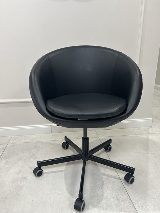 Fotel Skruvsta obrotowy czarny