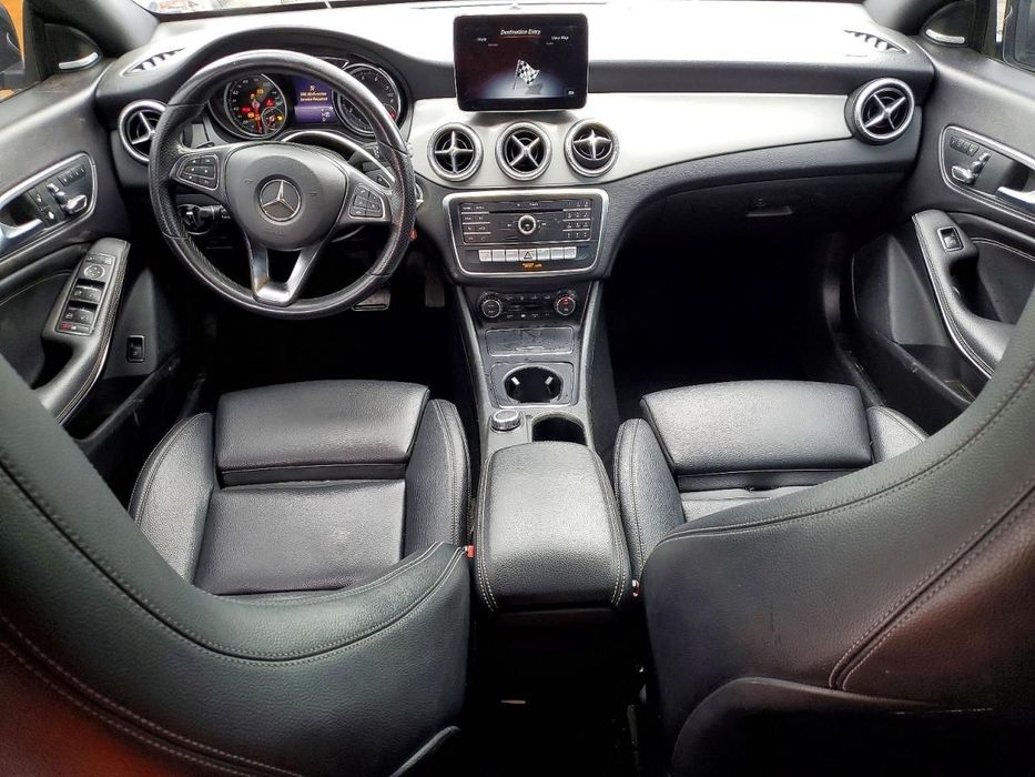 Mercedes-Benz CLA 4Matic / pakiet AMG / niski przebieg