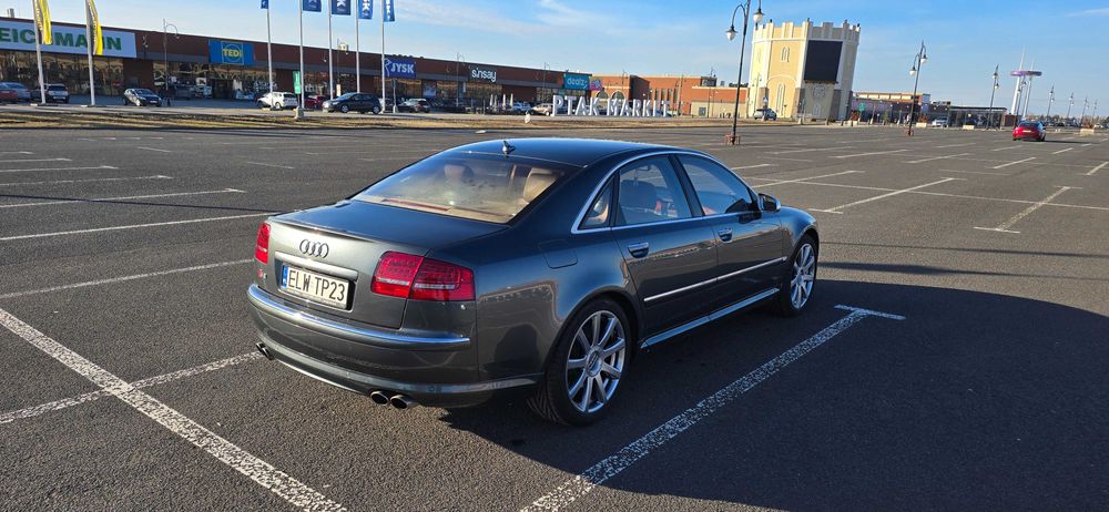 Audi S8 D3 5.2 V10