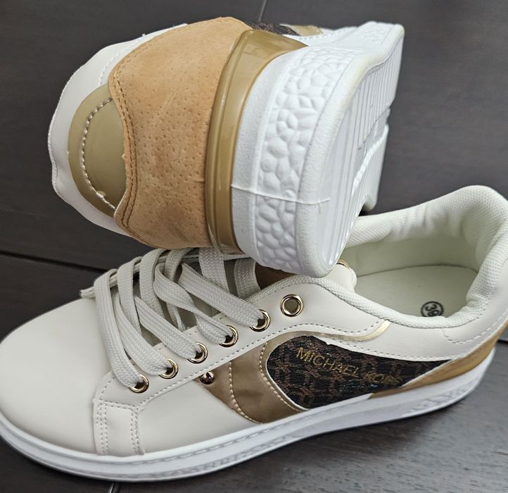 Ténis Novos Tamanho 39