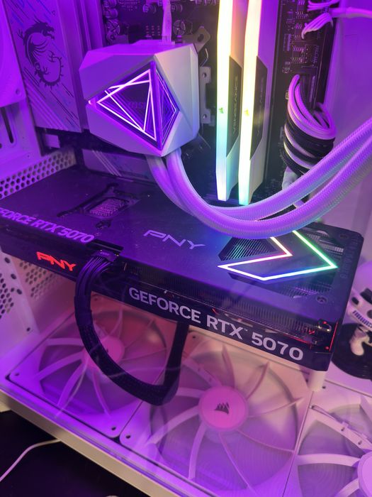 PNY RTX 5070, like new515421883671531522