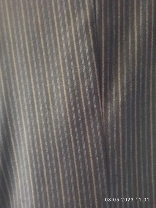 продам мужские костюмы