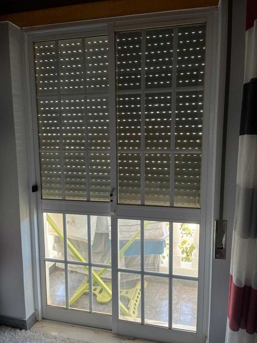 Janelas em aluminio em bom estado