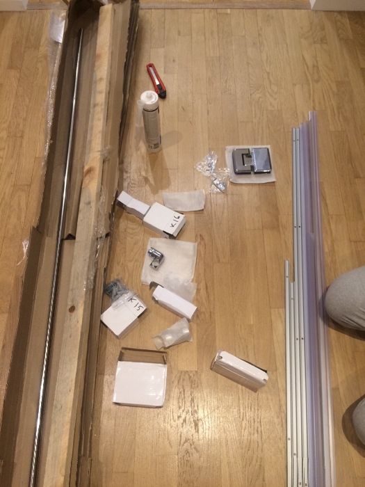 Стеклянная перегородка для ванны