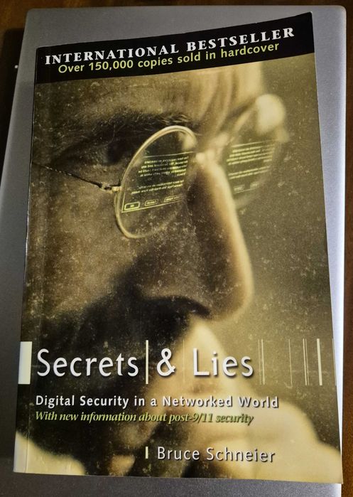Książka Secrets and Lies Bruce Schneier
