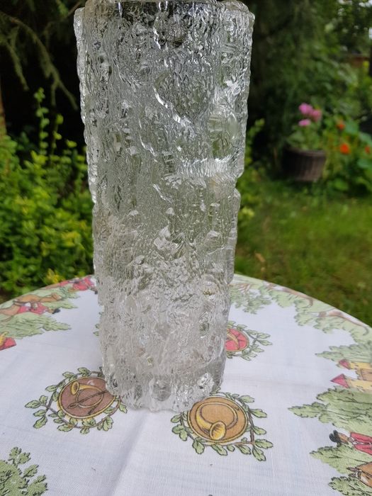 Wazon szklany, pieniek, wysokość 21,5cm, średnica 8,5cm. Super stan