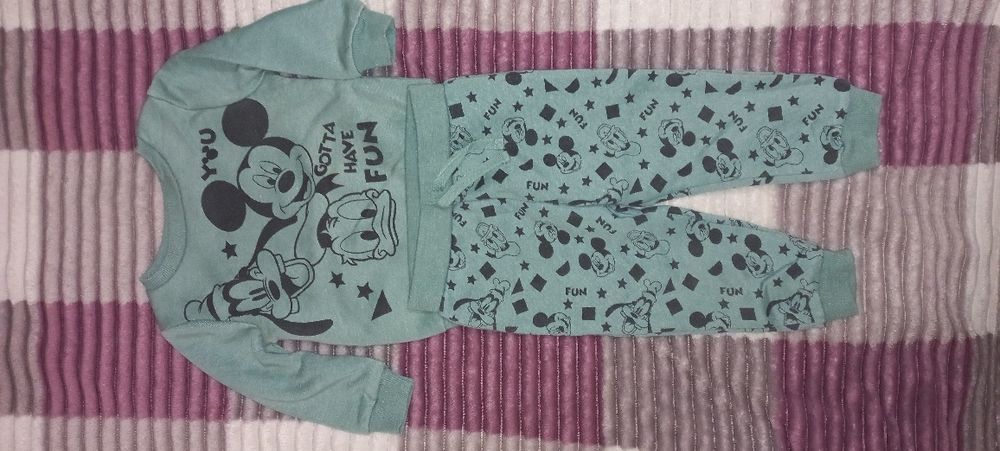 Дитячий костюм в ідеальному стані